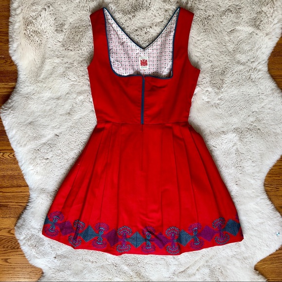 Austrian Dirndle Dresses & Skirts - Vintage Austrian Dirndl